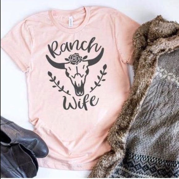 Tops - Ranch wife tee 🚨final mark down 🚨